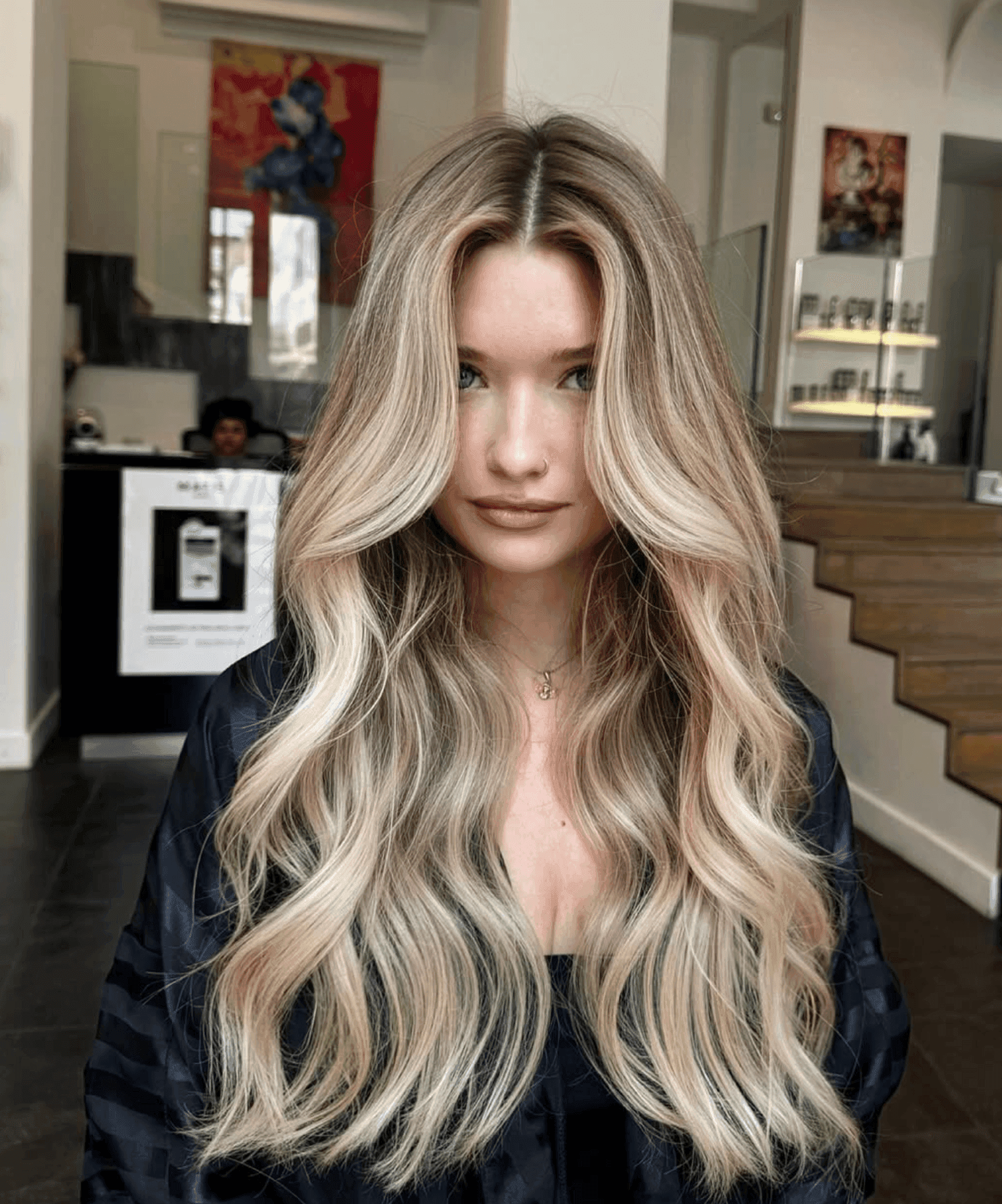 WOMAN HAIRCUT